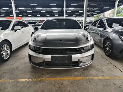 Lynk & Co 03