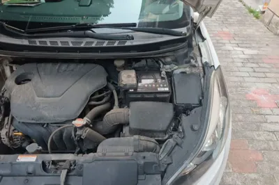 Hyundai Elantra (5th Generation