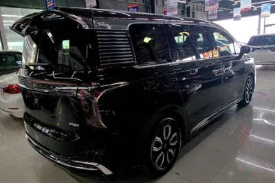 Hongqi HQ9