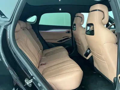 BYD L EV