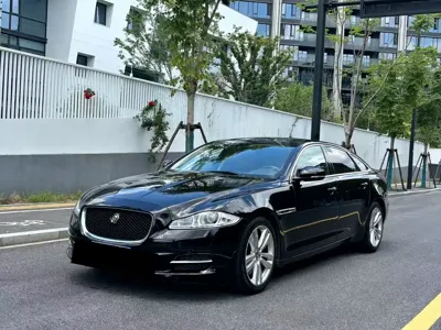 Jaguar XJ