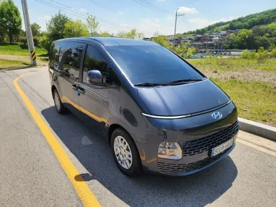 Hyundai Staria