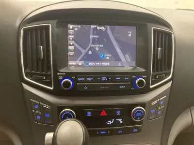 Hyundai Starex