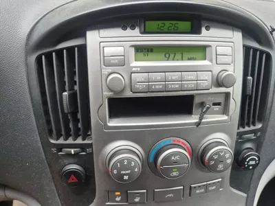Hyundai Starex