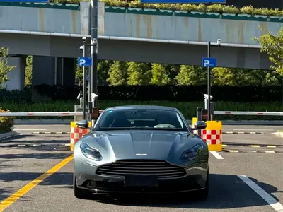 Aston Martin DB11