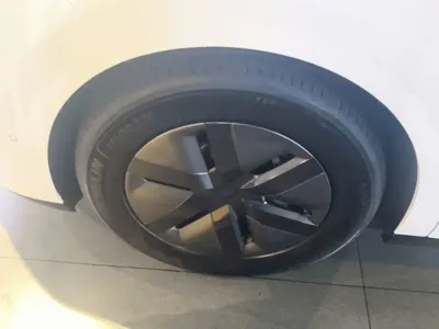 Li Auto Li MEGA