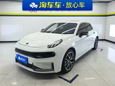 Lynk & Co 03