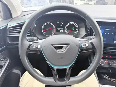 Jetta VS5