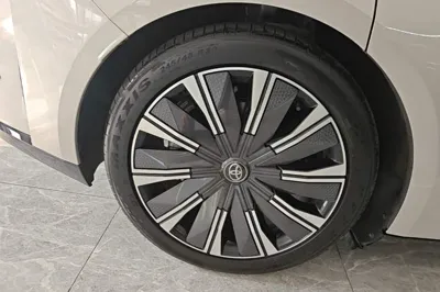 Toyota Baozhi 7