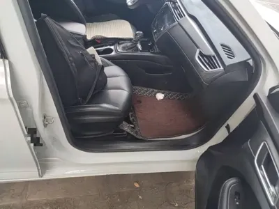 Roewe i5