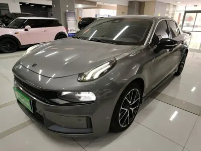 Lynk & Co 03