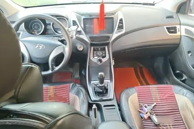 Hyundai Elantra (5th Generation