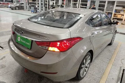 Hyundai Elantra (5th Generation