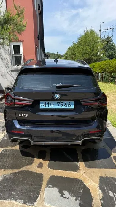 BMW iX3