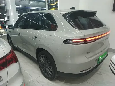 Leapmotor C10