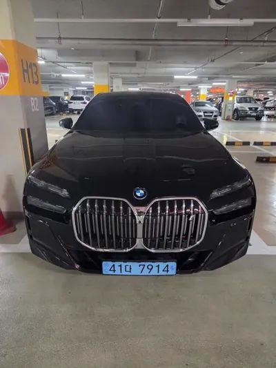 BMW i7