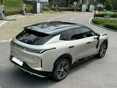 Lynk & Co 08 EM-P