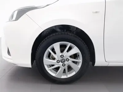 Toyota Yaris L