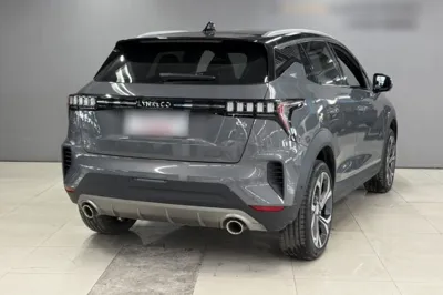 Lynk & Co 06
