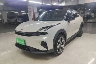 Lynk & Co 06