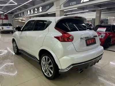 Infiniti ESQ