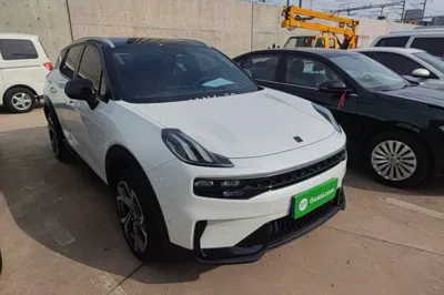 Lynk & Co 06
