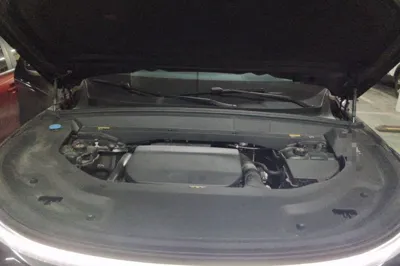 Li Auto L8