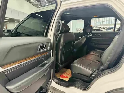 Ford Explorer (Import)