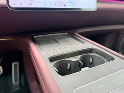 Nio ES8