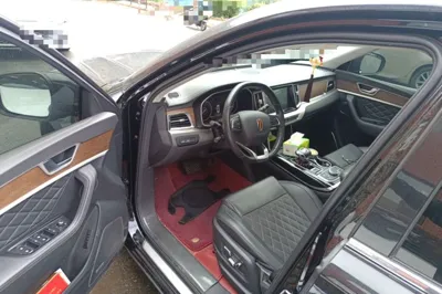 Hongqi HS7
