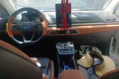 BYD e2