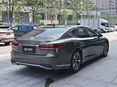 Lexus LS