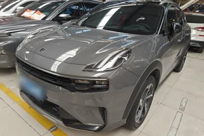 Lynk & Co 06