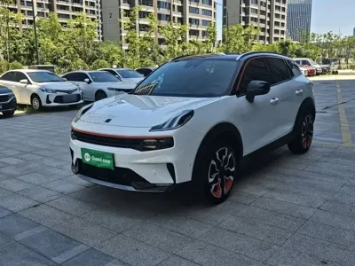Lynk & Co 06