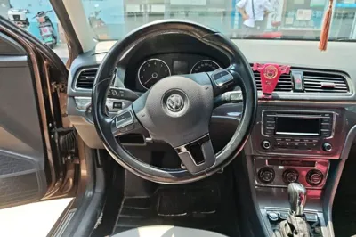 Volkswagen Cross Lavida