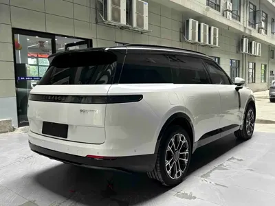 Lynk & Co 领克900