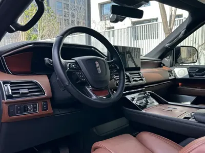 Lincoln Navigator