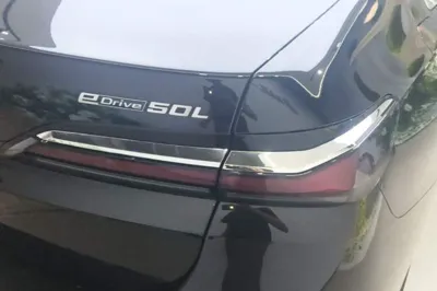 BMW i7