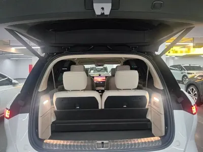 Nio ES8