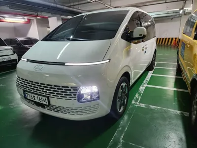 Hyundai Staria