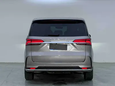 Roewe iMAX8