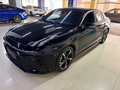 Lynk & Co 03