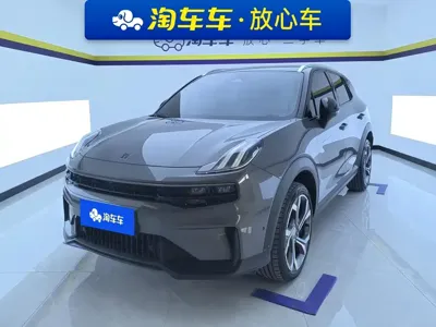 Lynk & Co 06