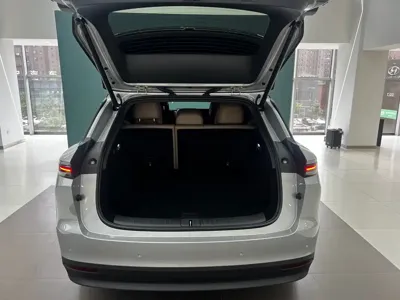 Li Auto 理想i6