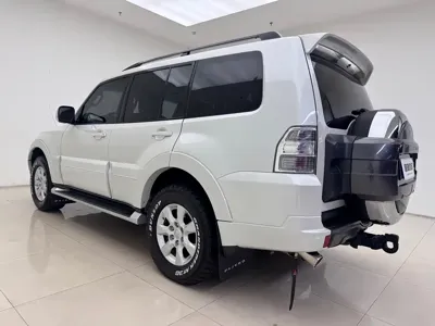 Mitsubishi Pajero (Import)