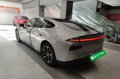Xpeng P7