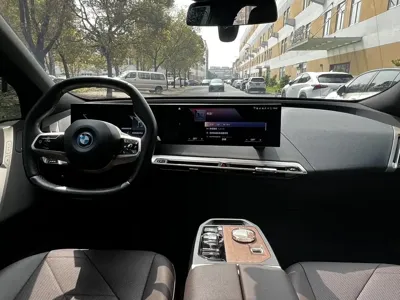 BMW iX