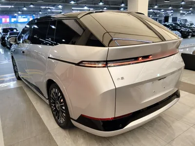 Xpeng X9