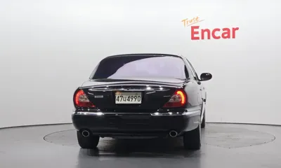 Jaguar XJ-8