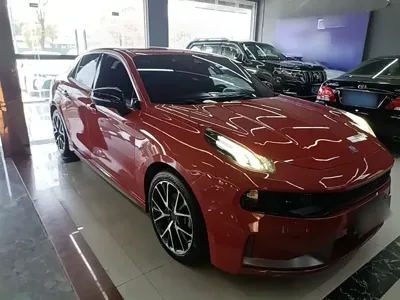 Lynk & Co 03